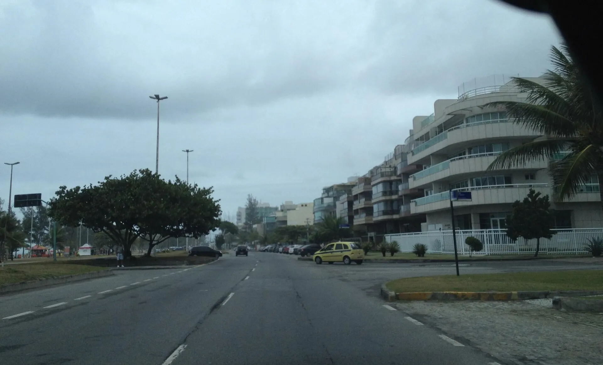 Avenida Lúcio Costa, na orla da Barra da Tijuca